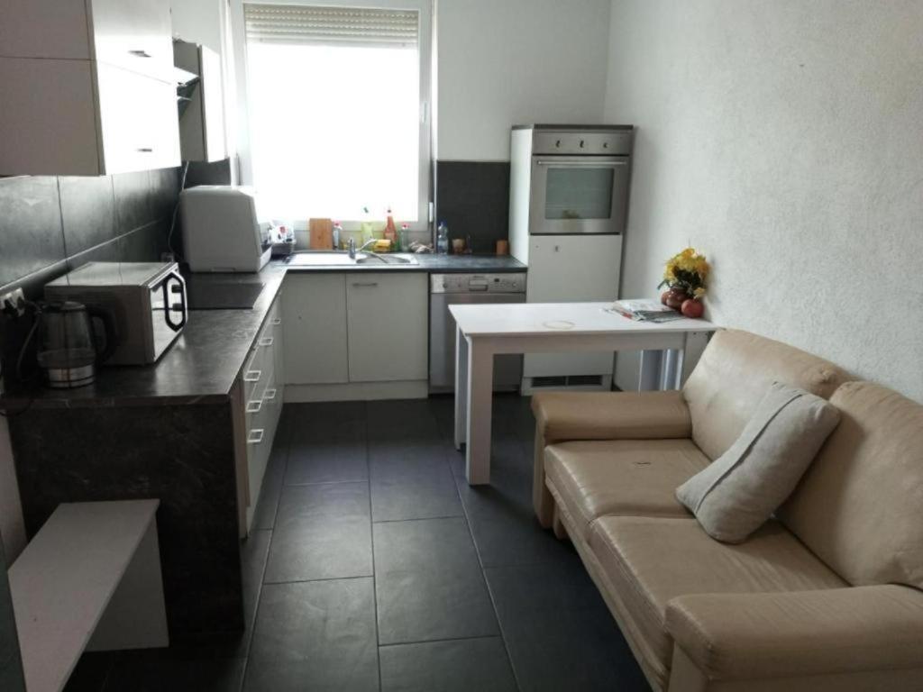 Gemuetliches Lisa Zimmer Mit Gemeinschaftskueche Heilbronn Zentrum Ngoại thất bức ảnh